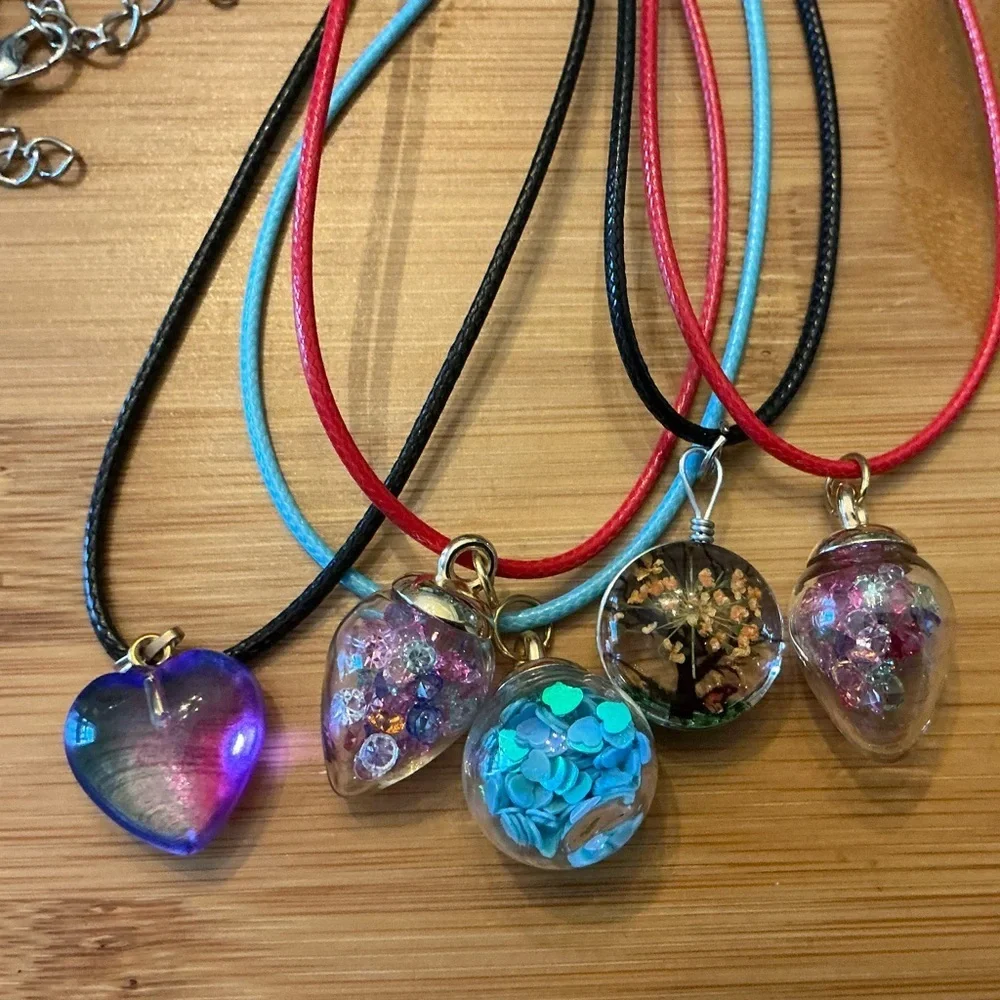 Set of 5 Pendant Necklace